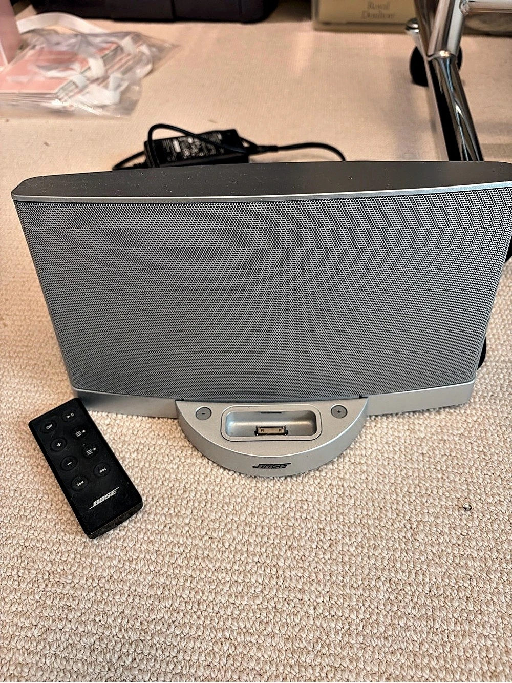 Bose SoundDock Portable Digital Music System Gray & Silver